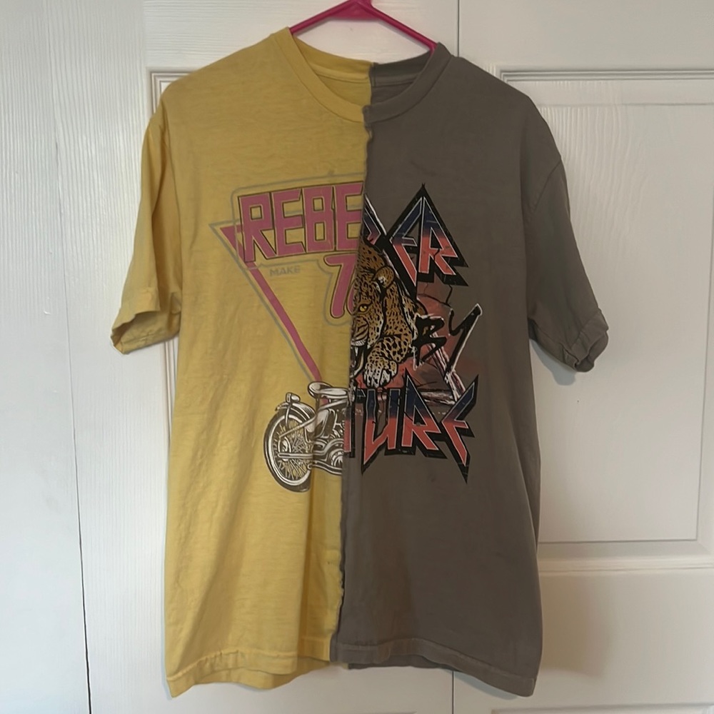 Spilt graphic tee